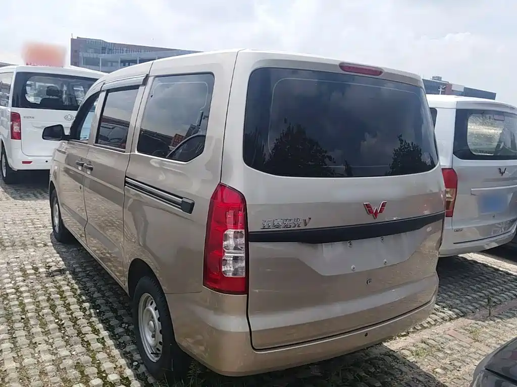 Wuling Motors Wuling Hongguang V 2024 2022 1.5L Dynamic Edition Hydraulic Power Steering LAR