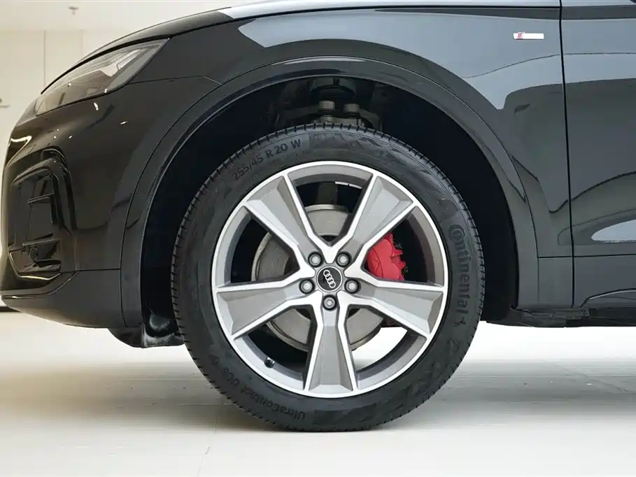 Audi Q5L 2024 Model 40 TFSI Luxury Dynamic фото 15