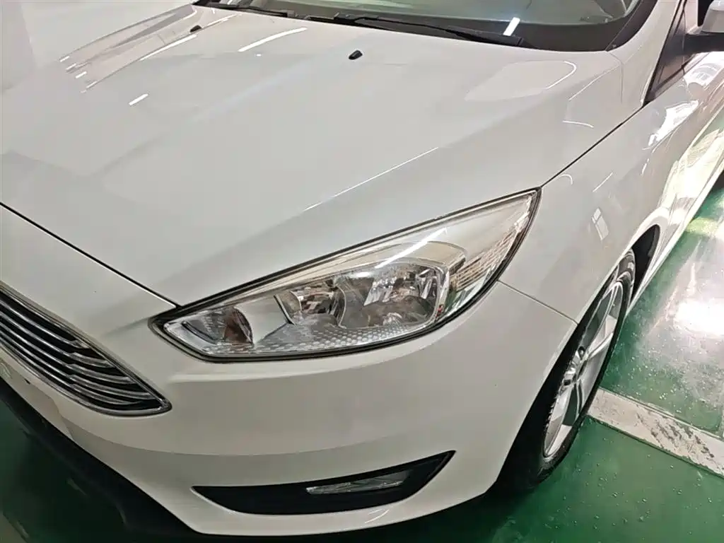 Фото 24 - Ford Focus