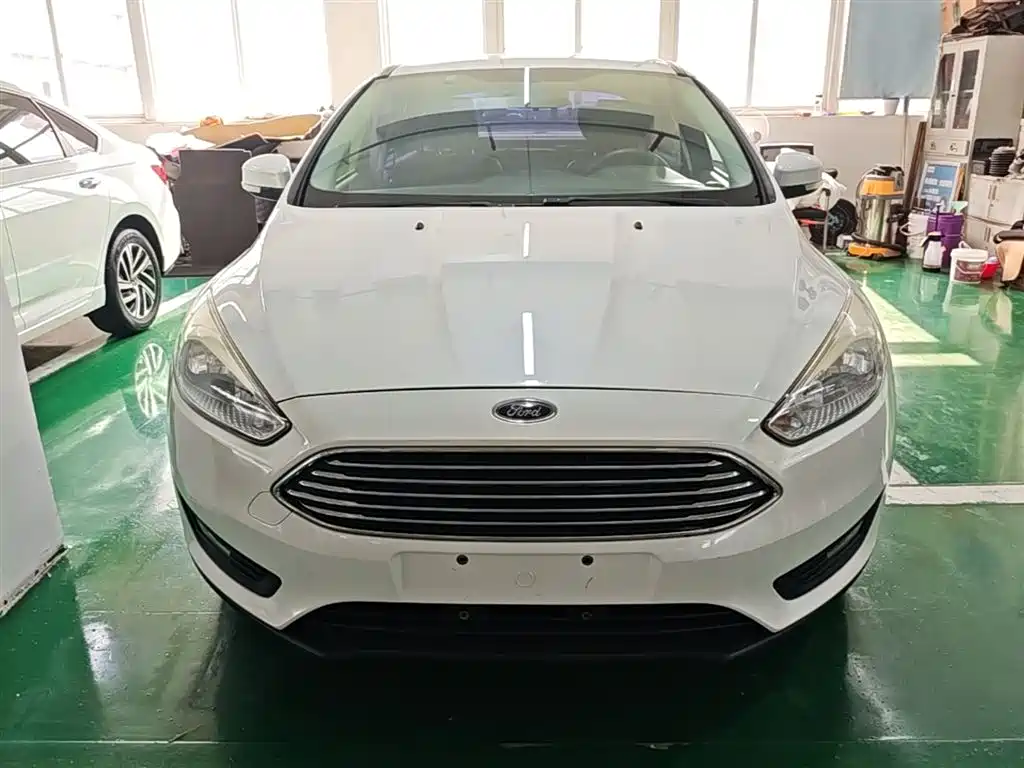 Фото 3 - Ford Focus