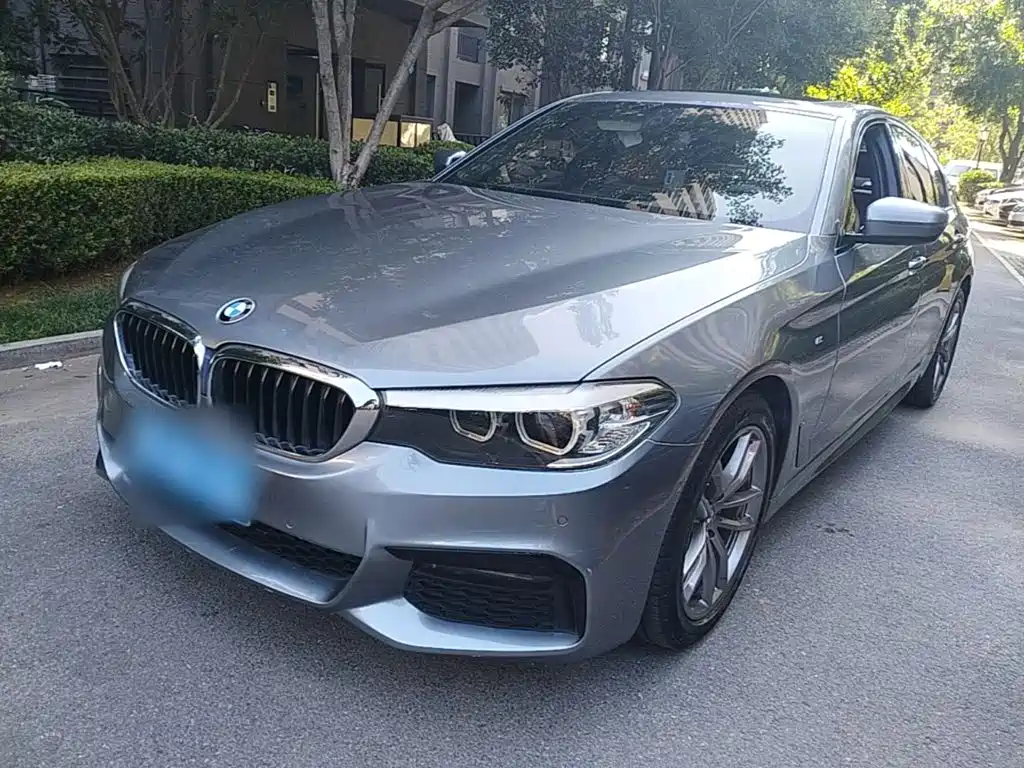 Photo 1 - BMW 5 Series (Import)