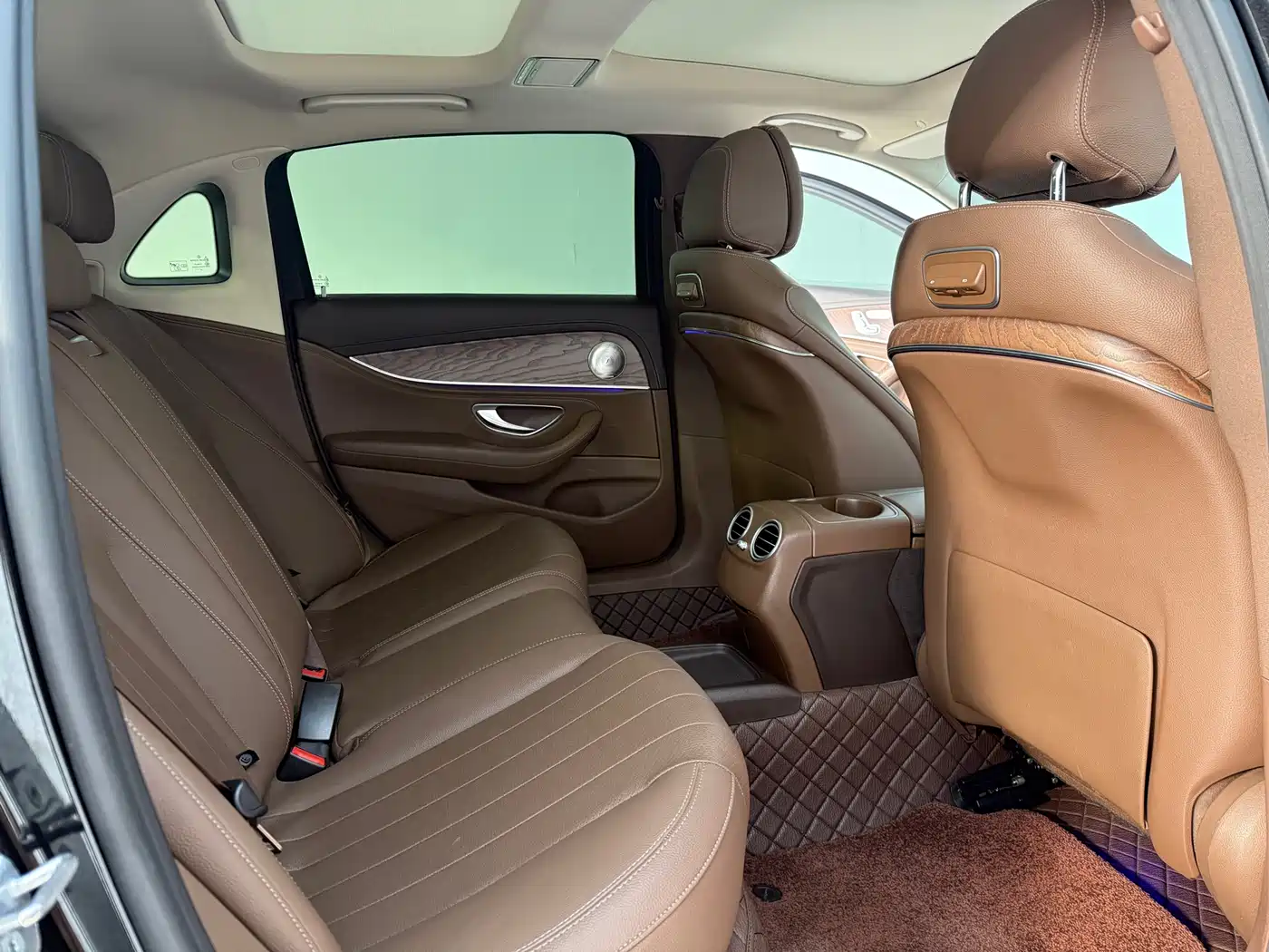 Mercedes-Benz E-Class 2020 E 300 L Fashion фото 14