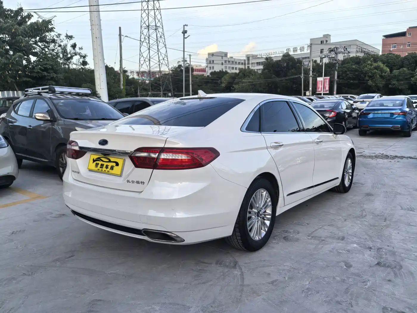 Фото 3 - Ford Taurus