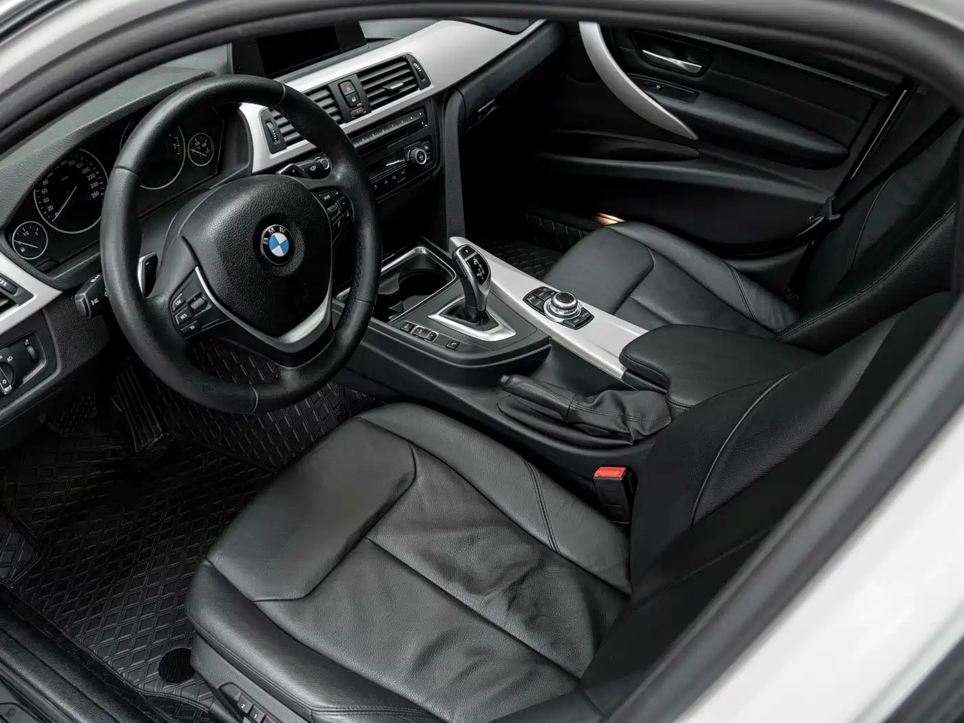 Фото 6 - BMW 3 Series
