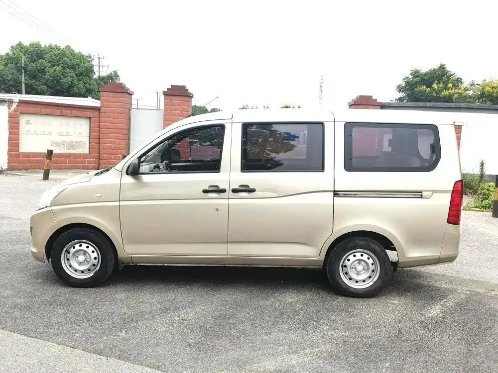 Wuling Motors Wuling Rongguang V 2017 2016 1.5L Standard