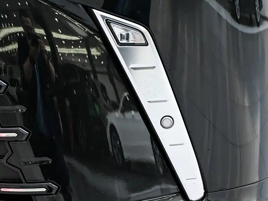 Lexus LM 2023 500h 6-Seater Prestige Edition фото 9