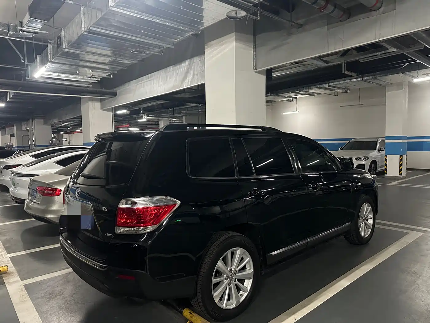 Toyota Highlander 2012 3.5L AWD 7-Seater Luxury Edition фото 3