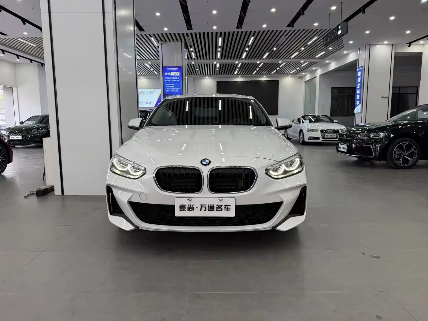 BMW 1 Series 2022 120i M Sport фото 2