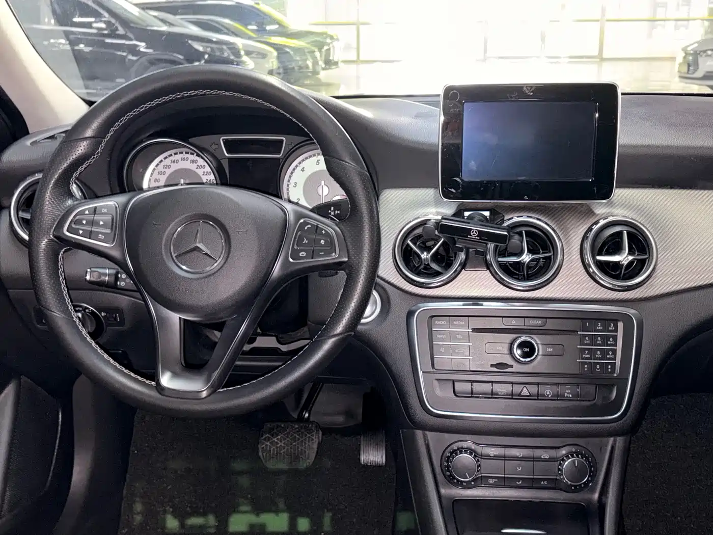 Mercedes-Benz GLA 2016 GLA 200 Dynamic фото 10