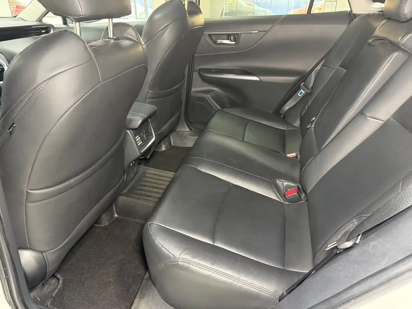 Toyota Lingfang HARRIER 2022 2.0L CVT 2WD Progressive Edition фото 17