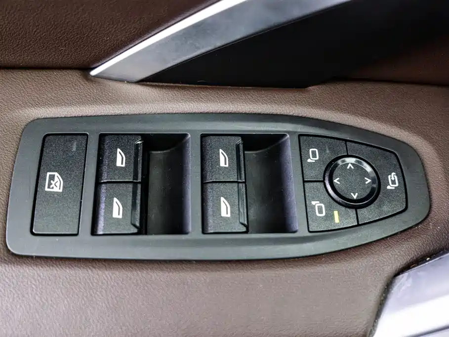 BMW X1 2025 2023 xDrive25Li X Design Package