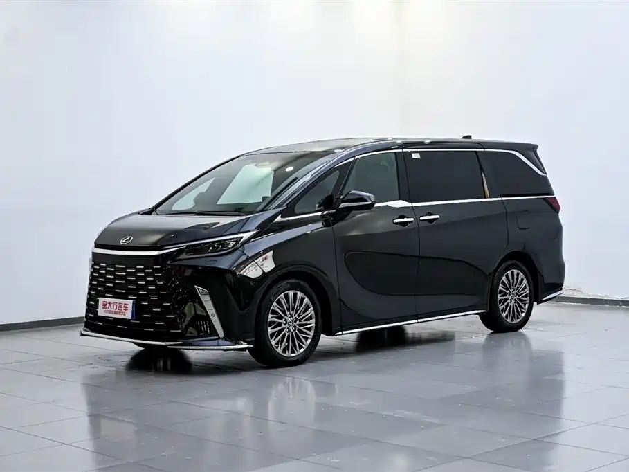 Lexus LM 2023 500h 6-Seater Prestige Edition фото 2