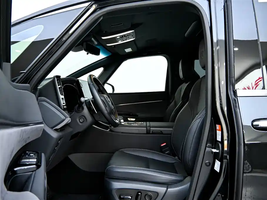 Lexus LM 2023 500h 6-Seater Prestige Edition фото 10