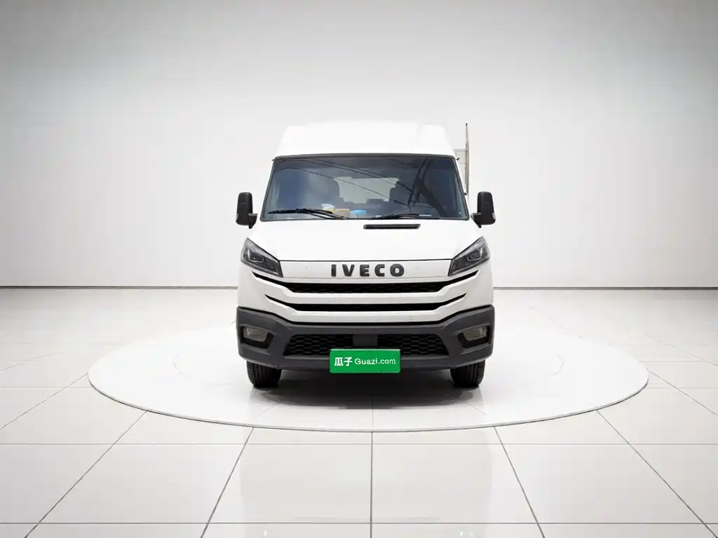 Iveco Daily 2024 2023 2.5T A37M1 Multi-purpose Passenger Vehicle Long Wheelbase Medium Roof Dual Tire Sliding Door Automatic