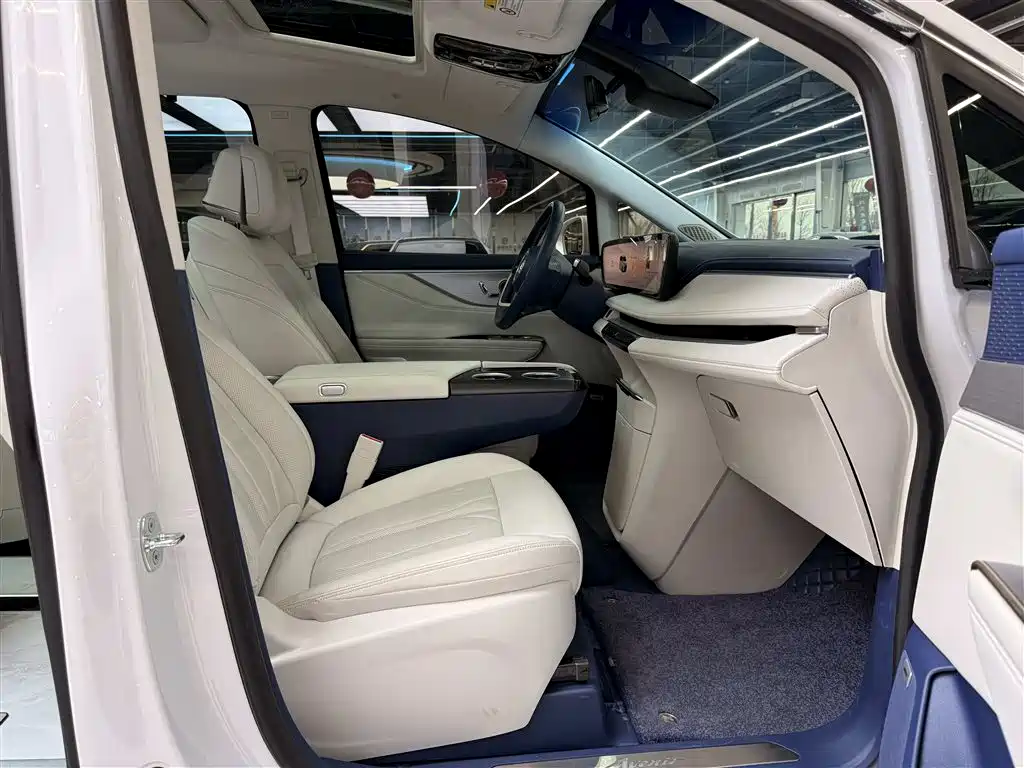 BUICK GL8 NEW ENERGY