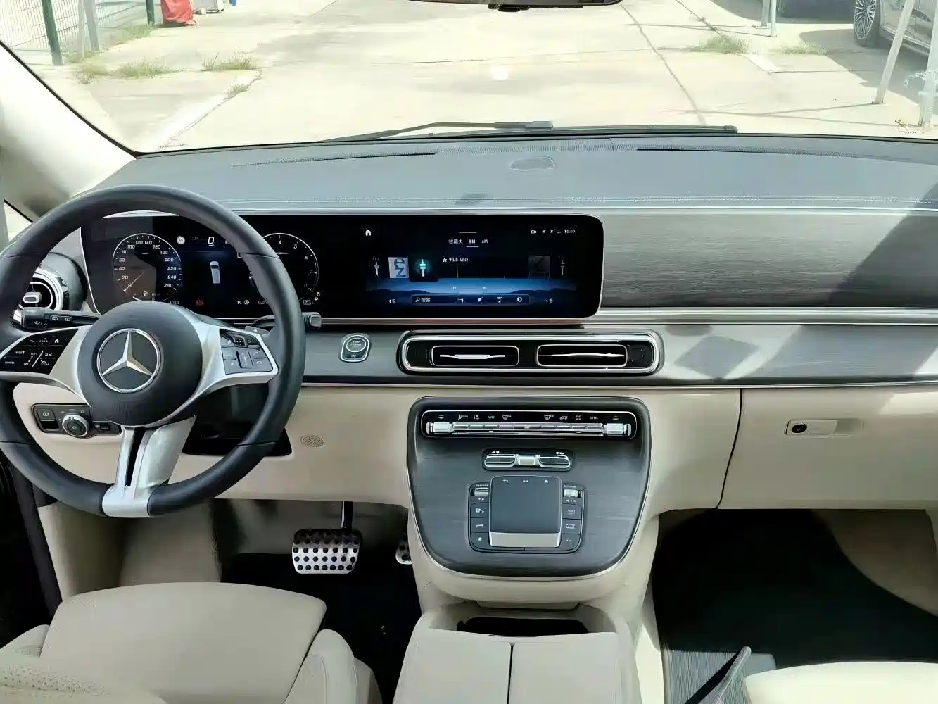 Mercedes-Benz V-Class 2025 2024 V 300 L Long Wheelbase Luxury Edition