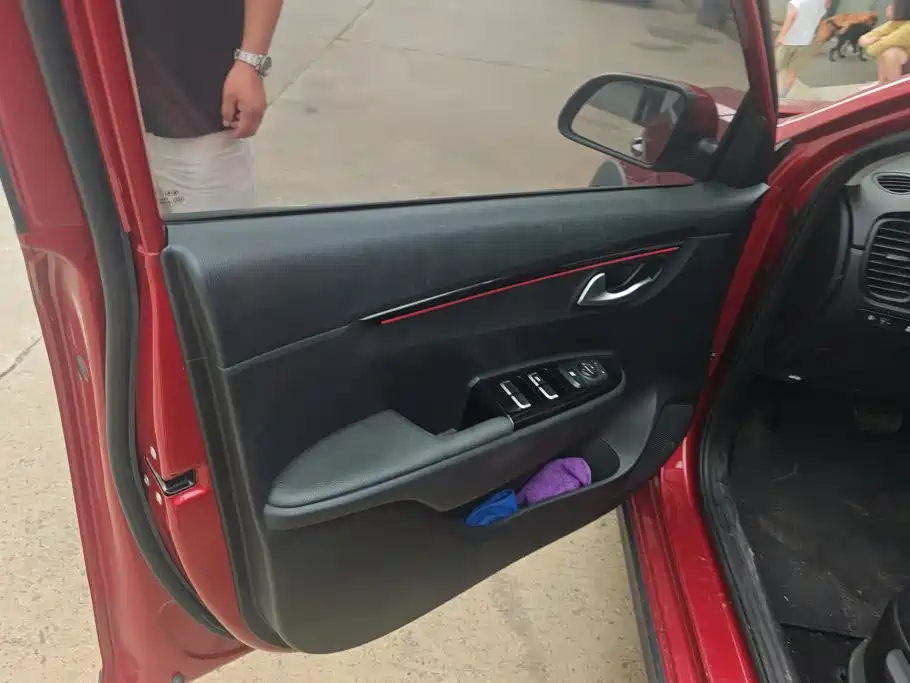 Kia KX CROSS 2018 2017 1.4L AT GLS