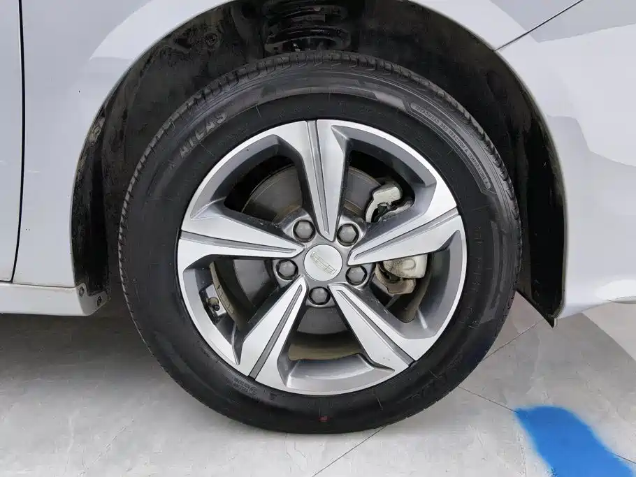 صورة 6 - Geely Emgrand L HiP