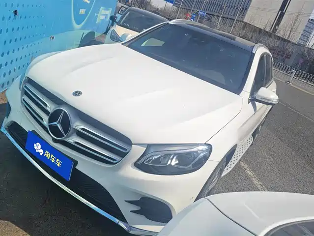 MERCEDES-BENZ GLC