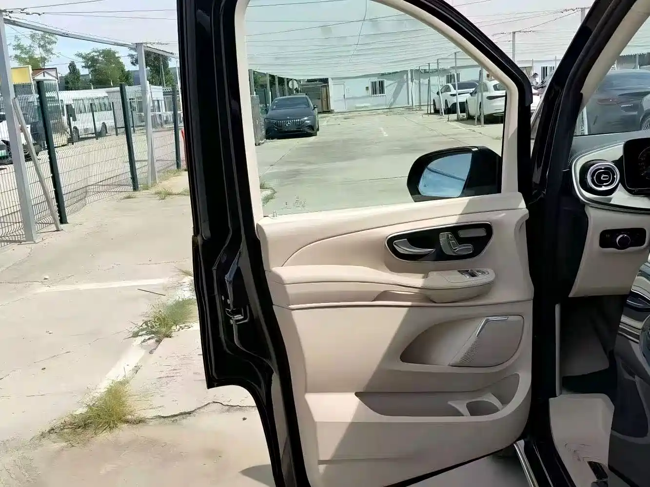 Mercedes-Benz V-Class 2025 2024 V 300 L Long Wheelbase Luxury Edition