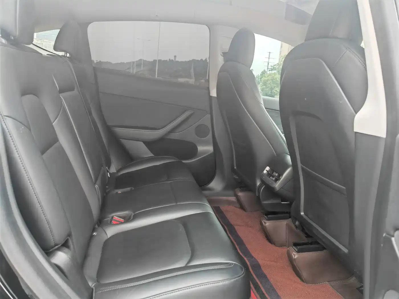 Photo 15 - Tesla Model Y