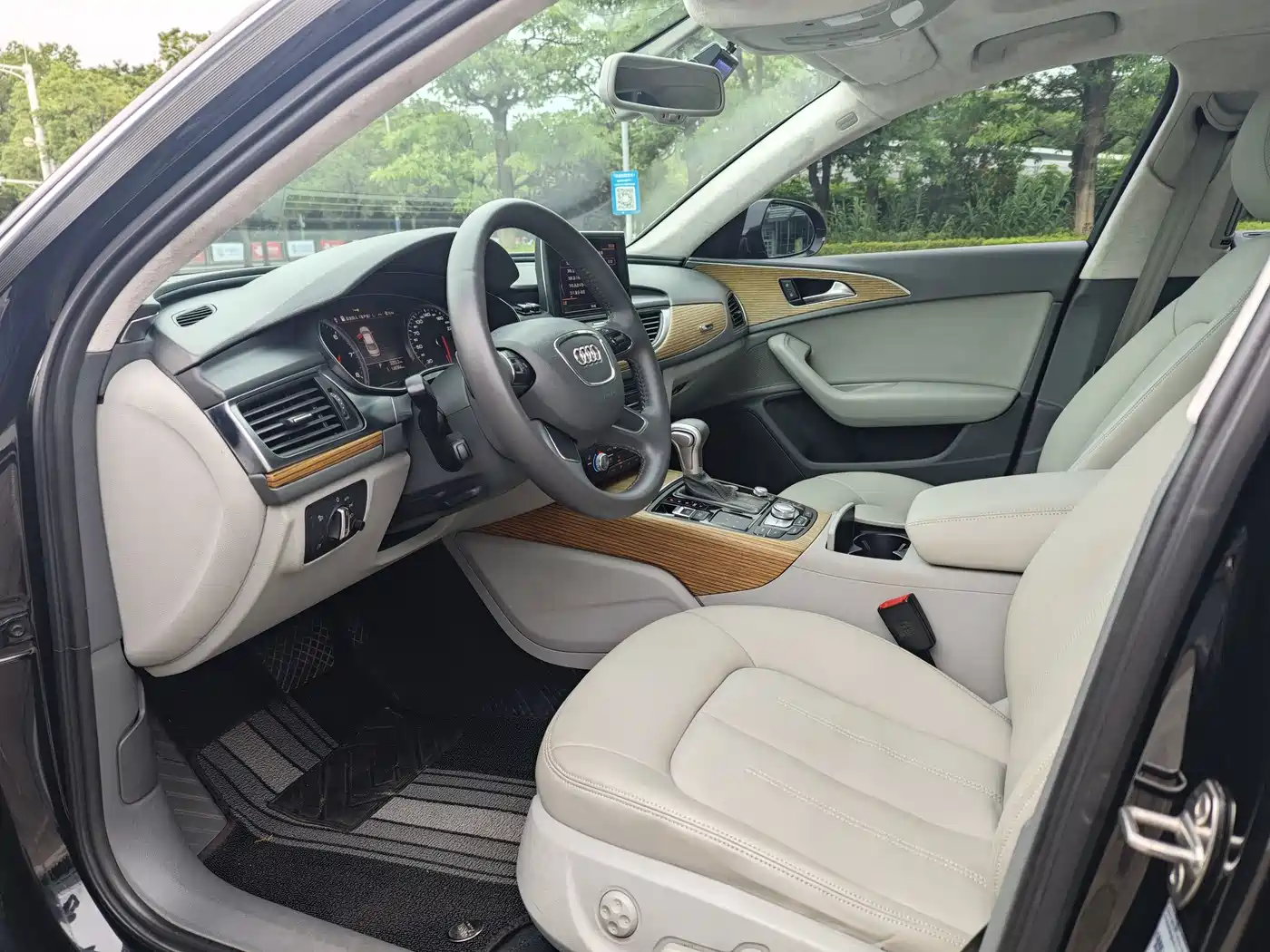 Фото 8 - Audi A6L