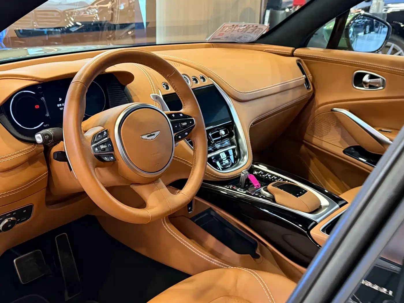 Aston Martin DBX 2023 2023 3.0T STRAIGHT-SIX