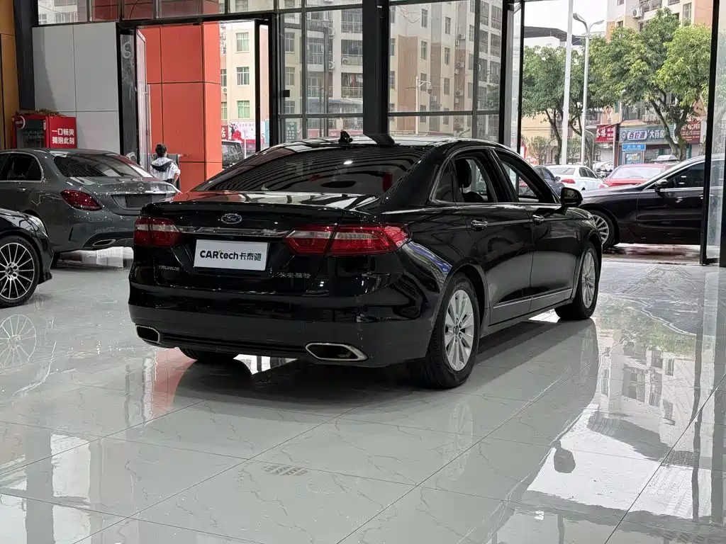 Ford Taurus 2016 2017 EcoBoost 180 Luxury