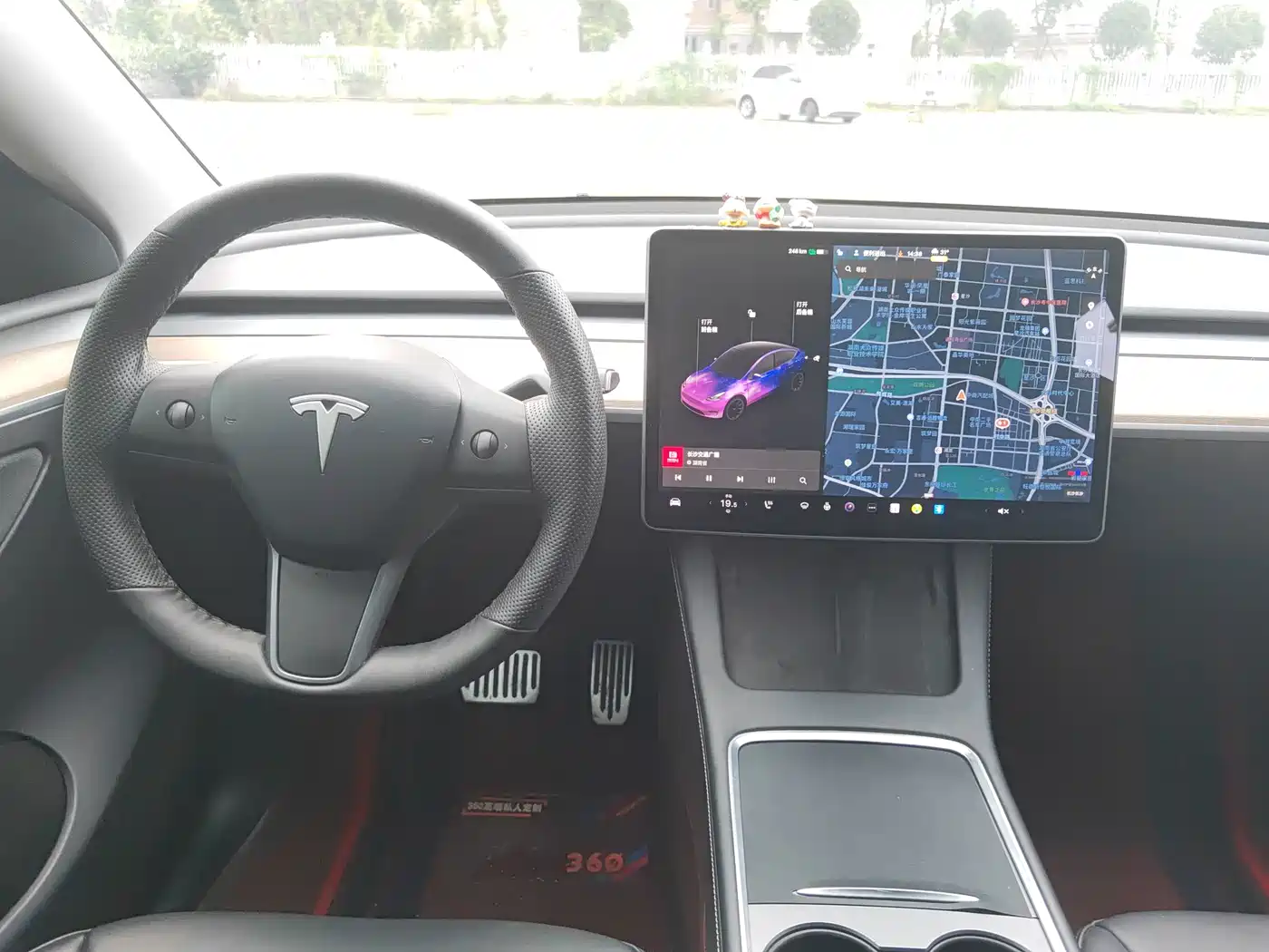 Photo 11 - Tesla Model Y