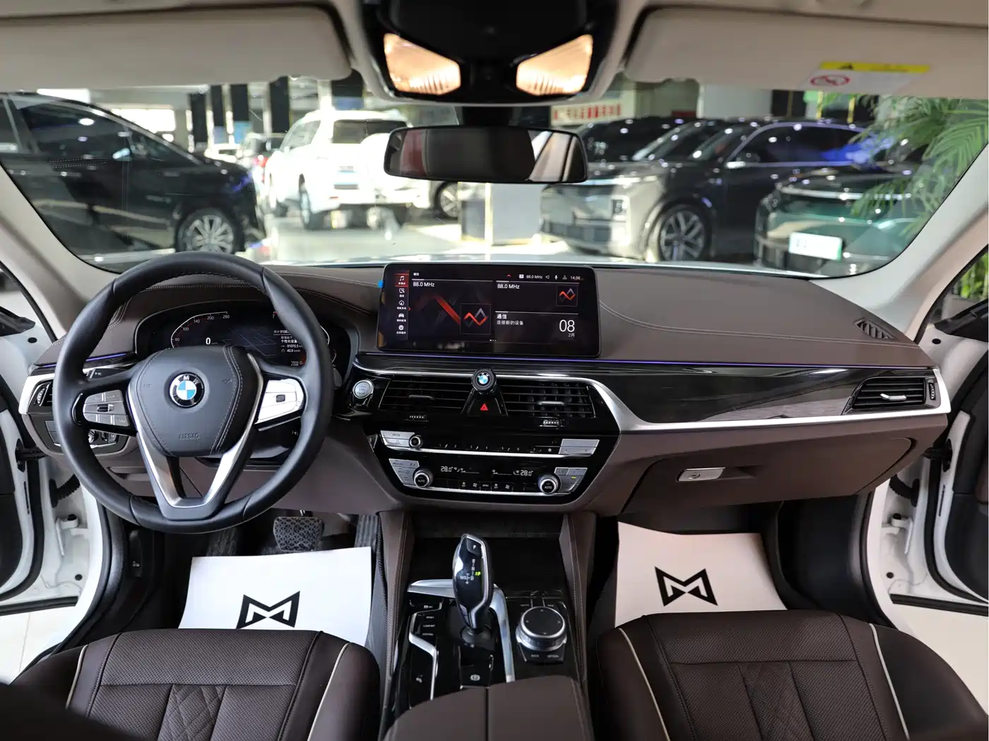 BMW 5 Series 2021 525Li Luxury Package фото 12