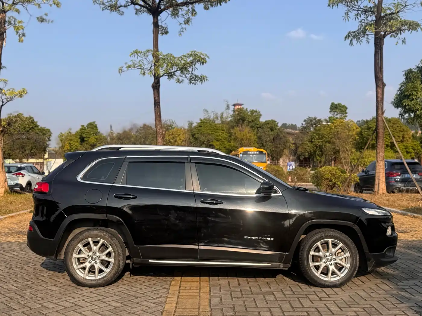 Jeep Cherokee 2019 2017 2.0L Superior Edition