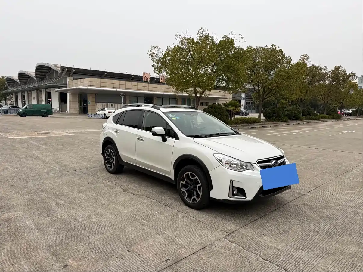 Subaru XV 2016 Model 2.0i Luxury Navigation Edition фото 3