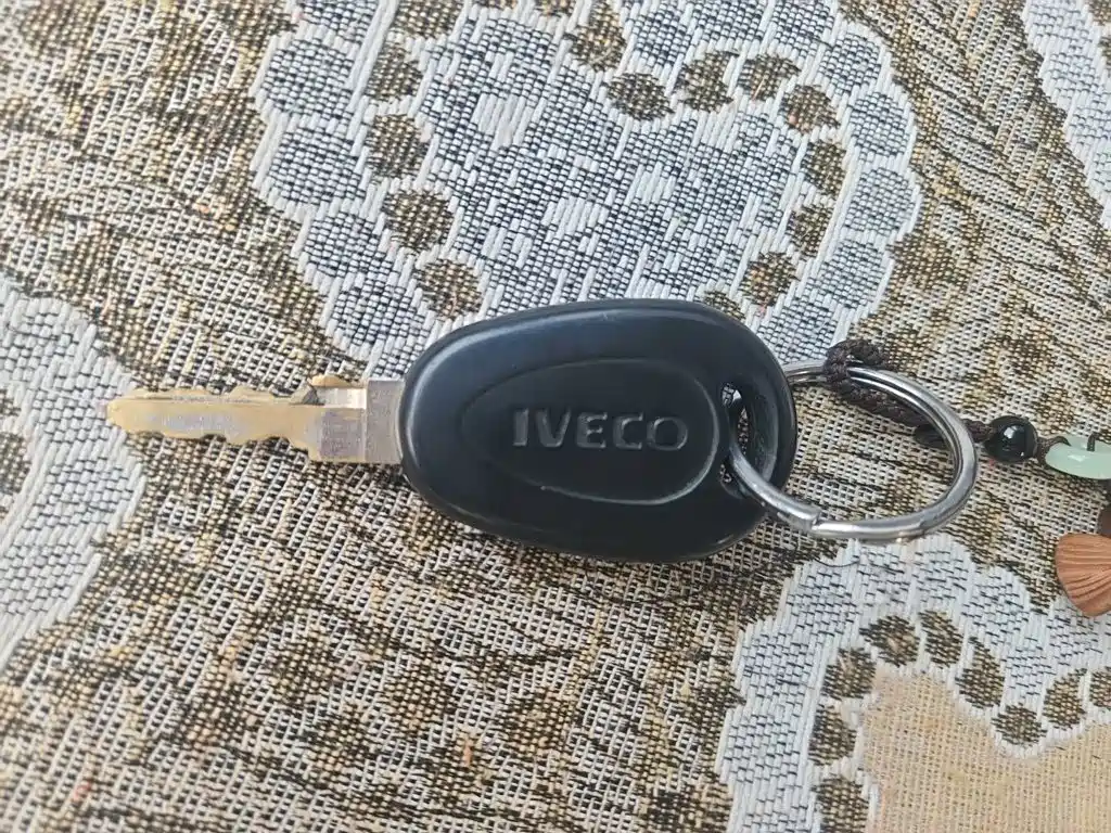 Iveco Daily 2020 2020 Model 2.5T A35 Bus Single-Tire Medium Roof 5-9 Seats China V