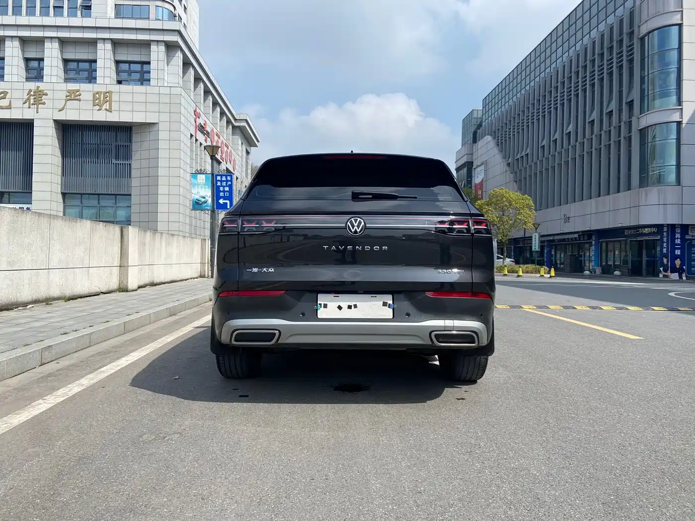 Volkswagen Talagon 2023 330TSI Luxury Touring Edition фото 6