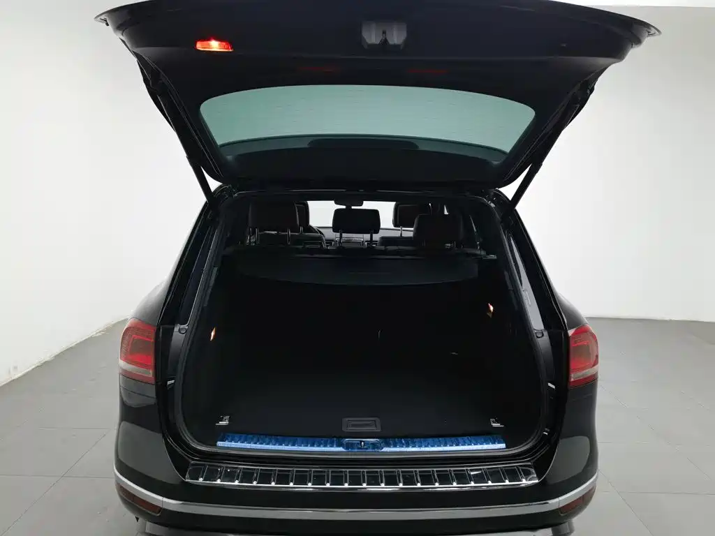 صورة 16 - Volkswagen Touareg