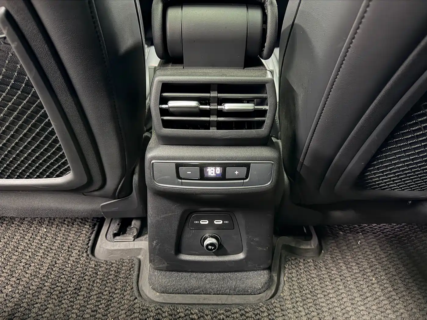 Photo 20 - Audi Q4 e-tron