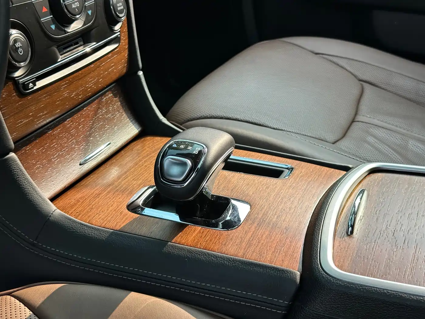Chrysler 300C (Import) 2014 2014 3.0L Excellence Edition