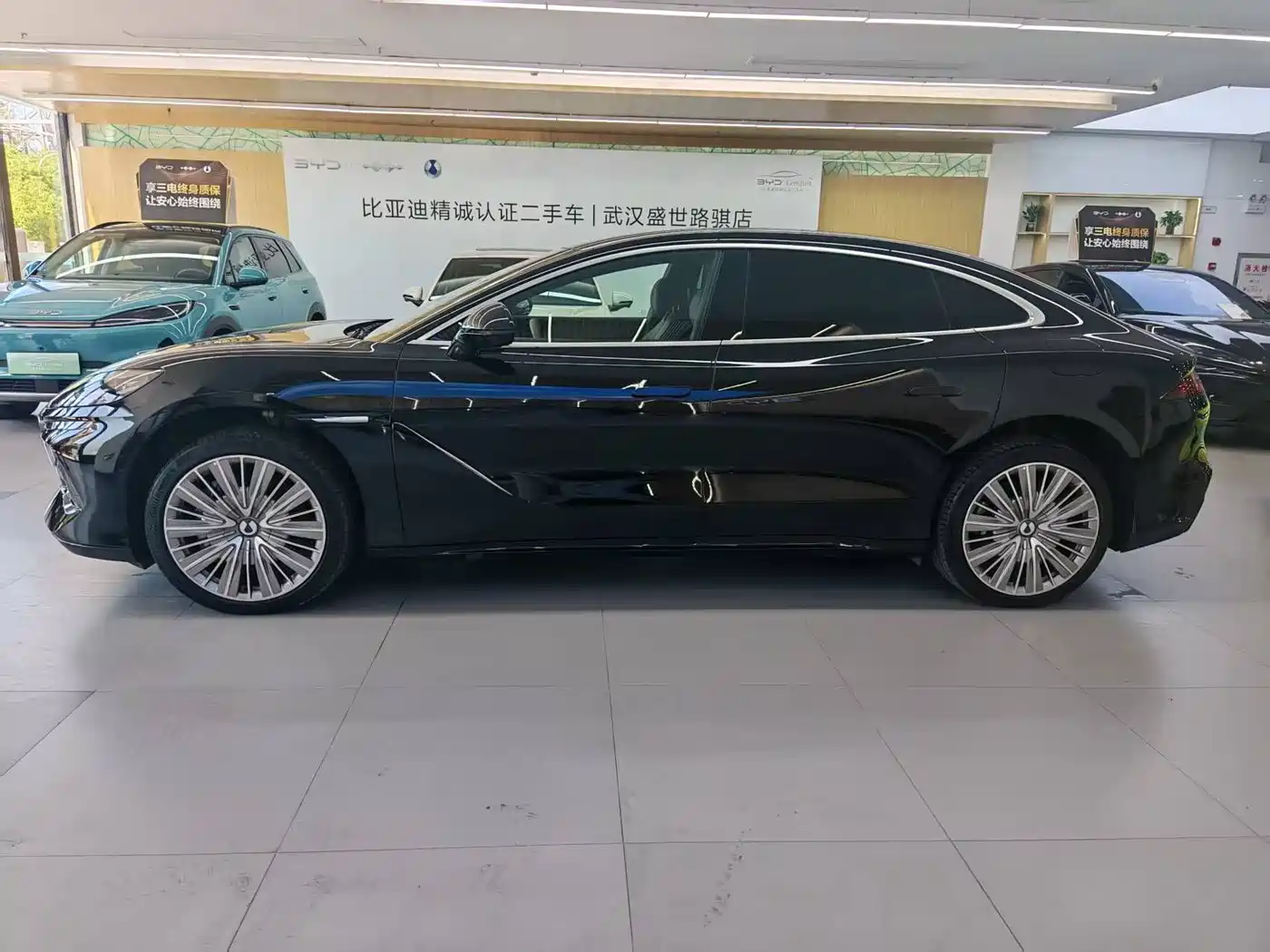 Denza Z9 2025 2024 Model 1100km AWD Ultra Edition