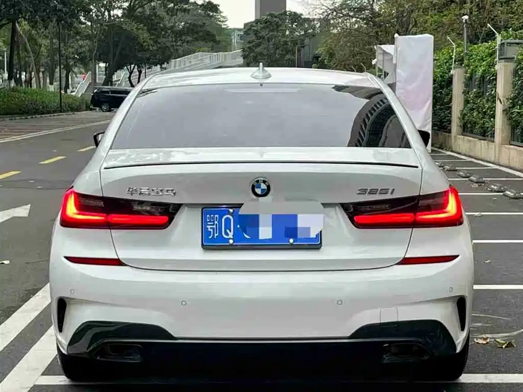 BMW 3 Series 2021 325i M Sport Night Edition фото 5