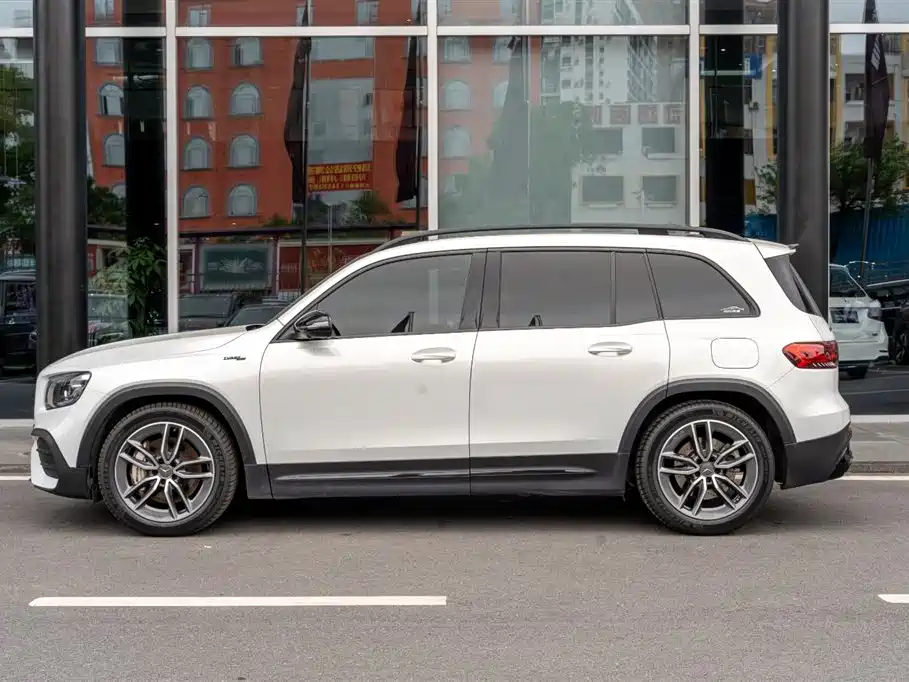 Mercedes-Benz GLB AMG 2021 AMG GLB 35 4MATIC фото 3
