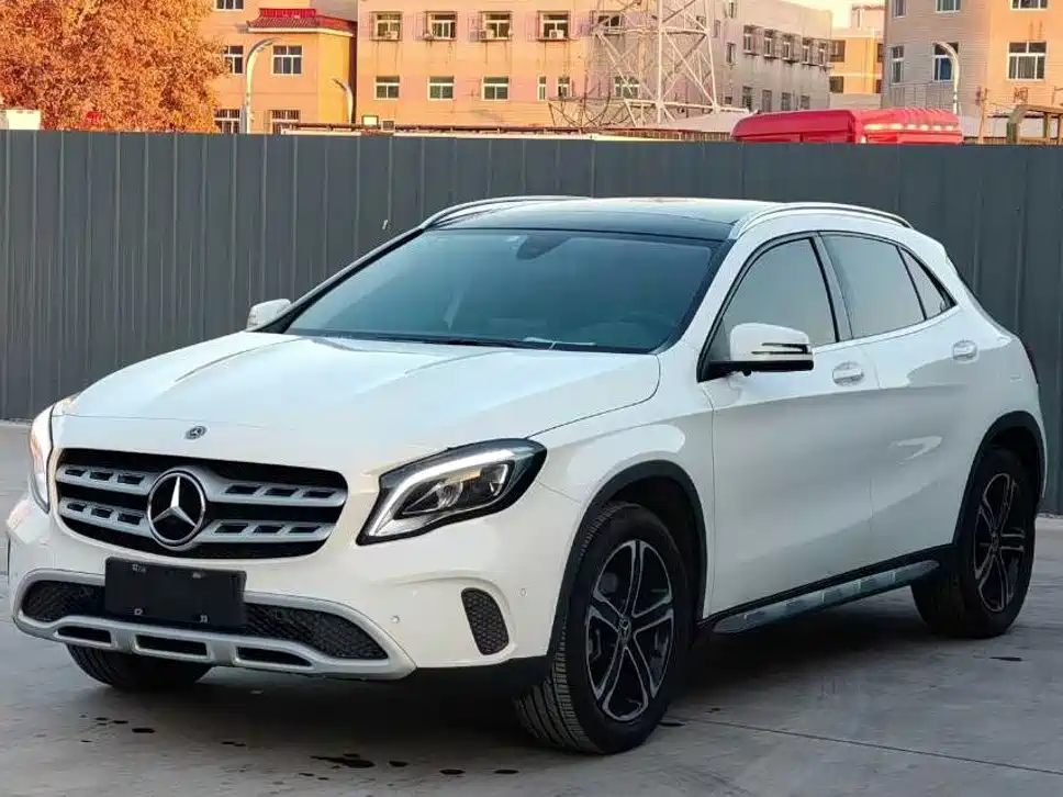 Mercedes-Benz GLA 2019 GLA 200 Fashion
