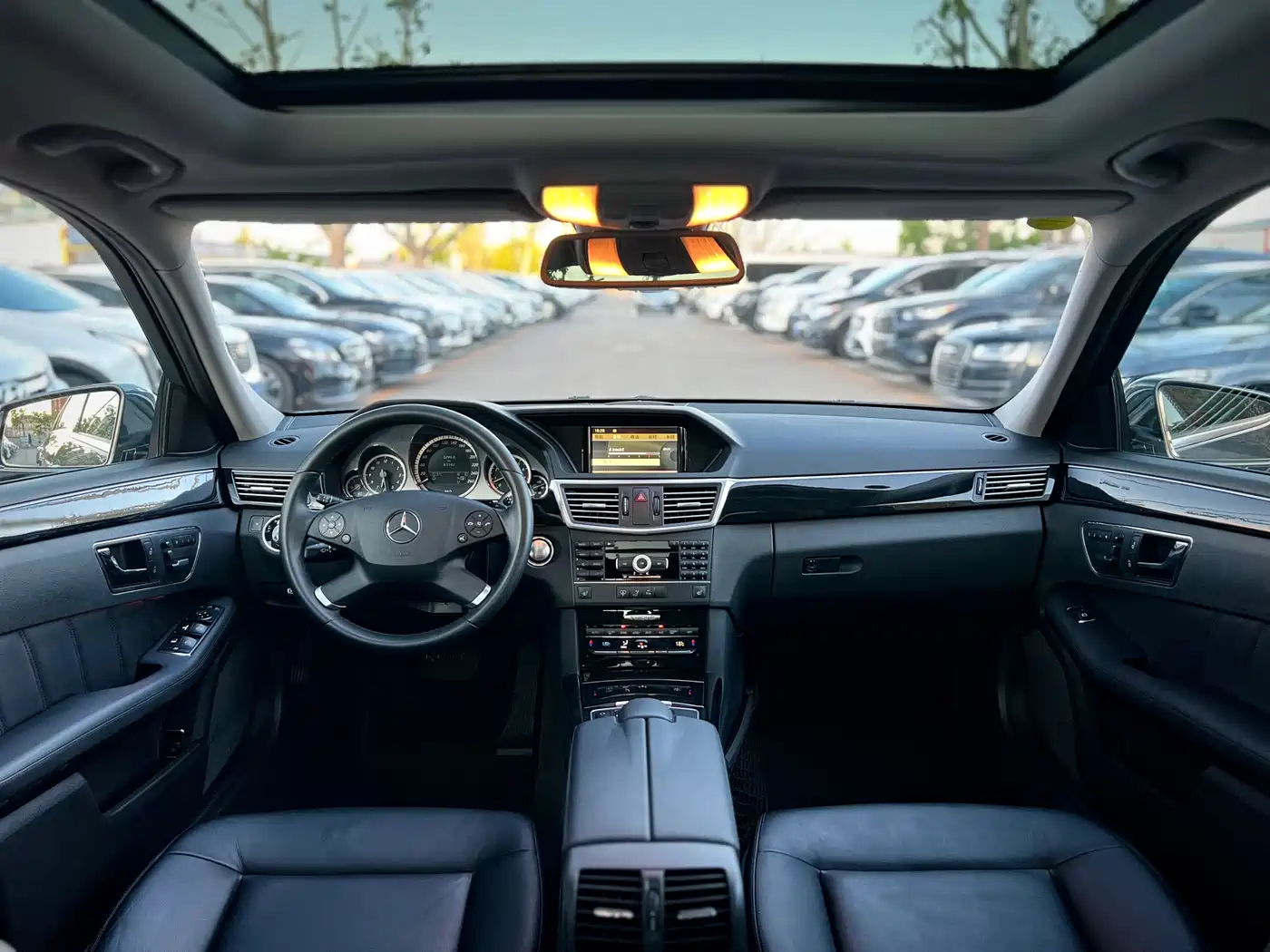 Mercedes-Benz E-Class 2010 E 300 L Fashion фото 10