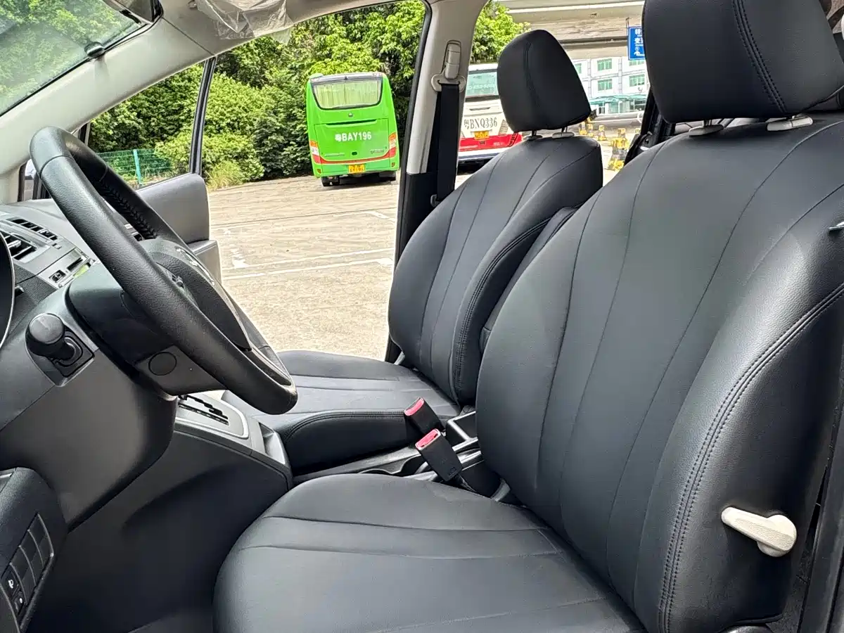 Mazda Mazda5 2012 2011 2.0L Automatic Comfort
