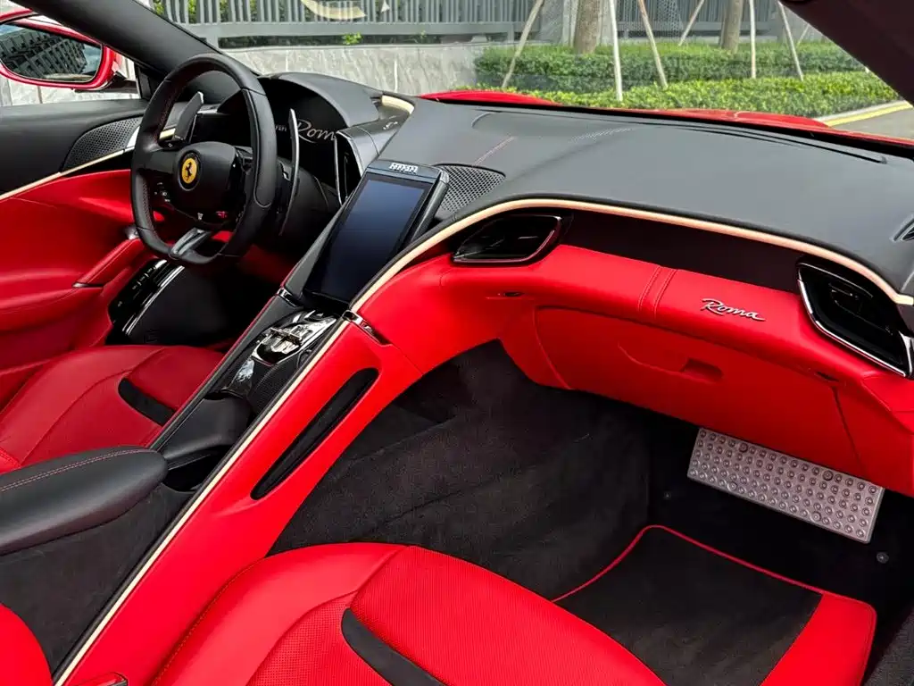 FERRARI ROMA