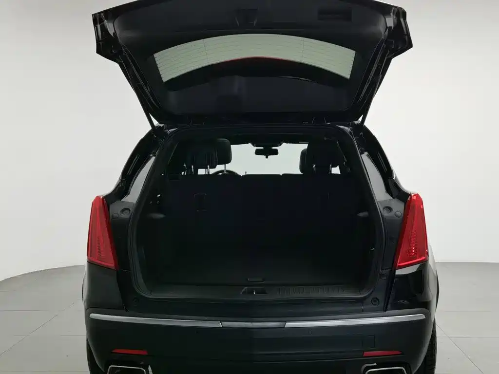 Photo 16 - Cadillac XT5