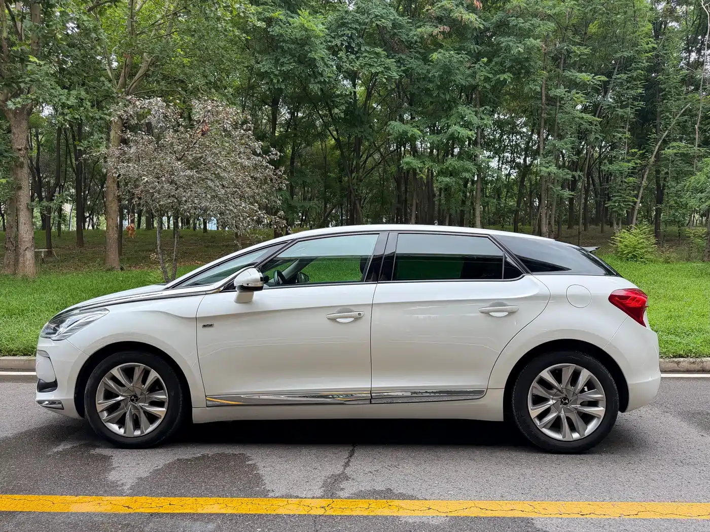 DS 5 2014 2013 1.6T Luxury THP160