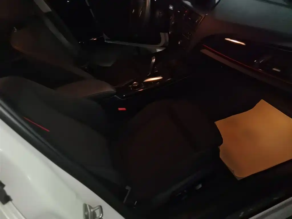 BMW 1 Series (Import) 2013 Facelift 118i Sport Model фото 25