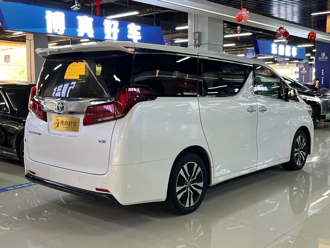 Toyota Alphard 2018 Facelift 3.5L Luxury Edition фото 12