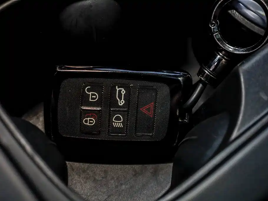 Land Rover Defender 2024 110 3.0T P400 X фото 18