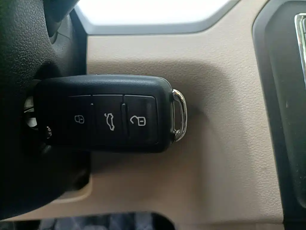 Volkswagen Jetta 2013 1.6L Manual Comfort фото 9